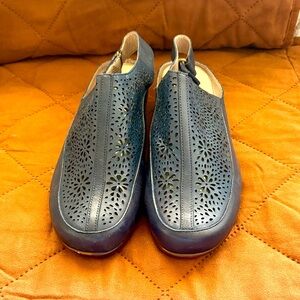 NWOB Easy Spirit Dawn Leather Slingback Clog